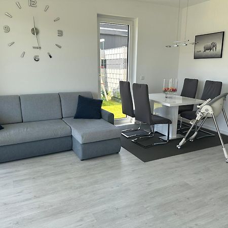 Neue Doppelhaushaelfte Mit Terrasse, Balkon Und Garten Remscheid Exterior foto
